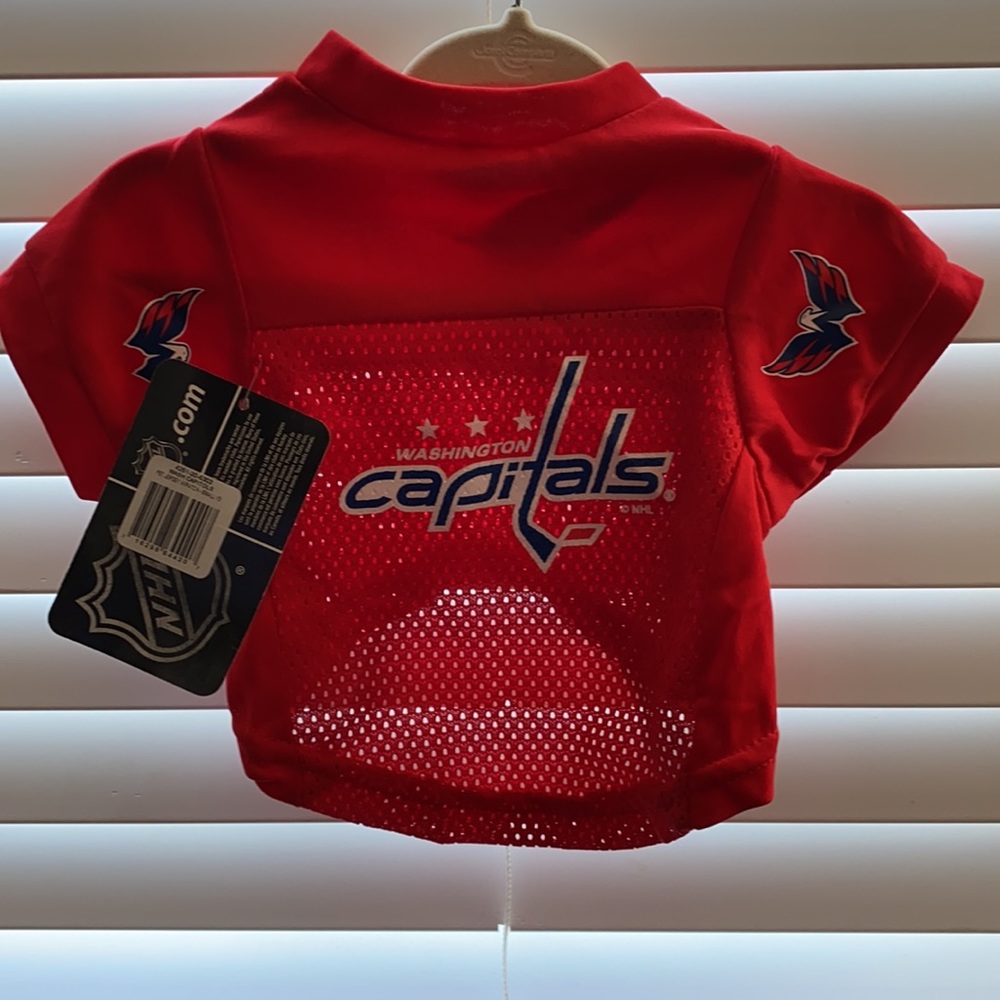 Hunter NFL Washington Capitals Pet Shirt NWT